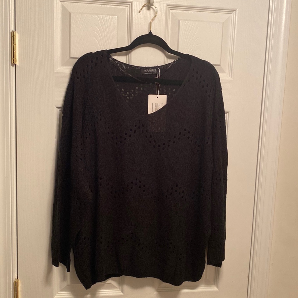 Brand New Bloomchic Black Acrylic Sweatersize 2224 Brand New Bloomchic Black Acrylic Sweatersize 2224
